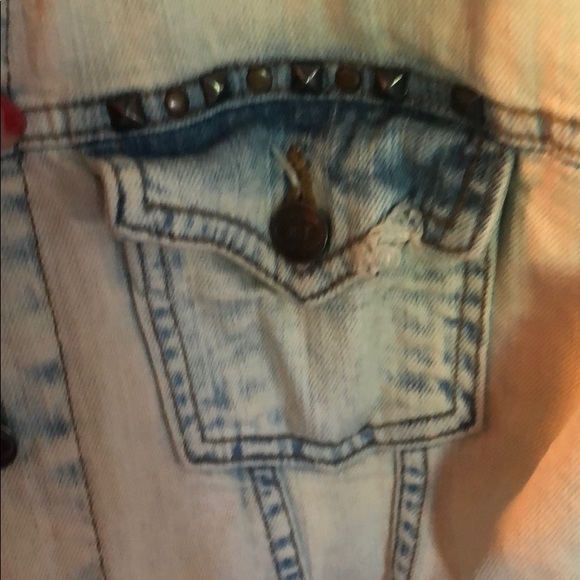 White Distressed Sleeveless Jean Jacket - Picture 2 of 4